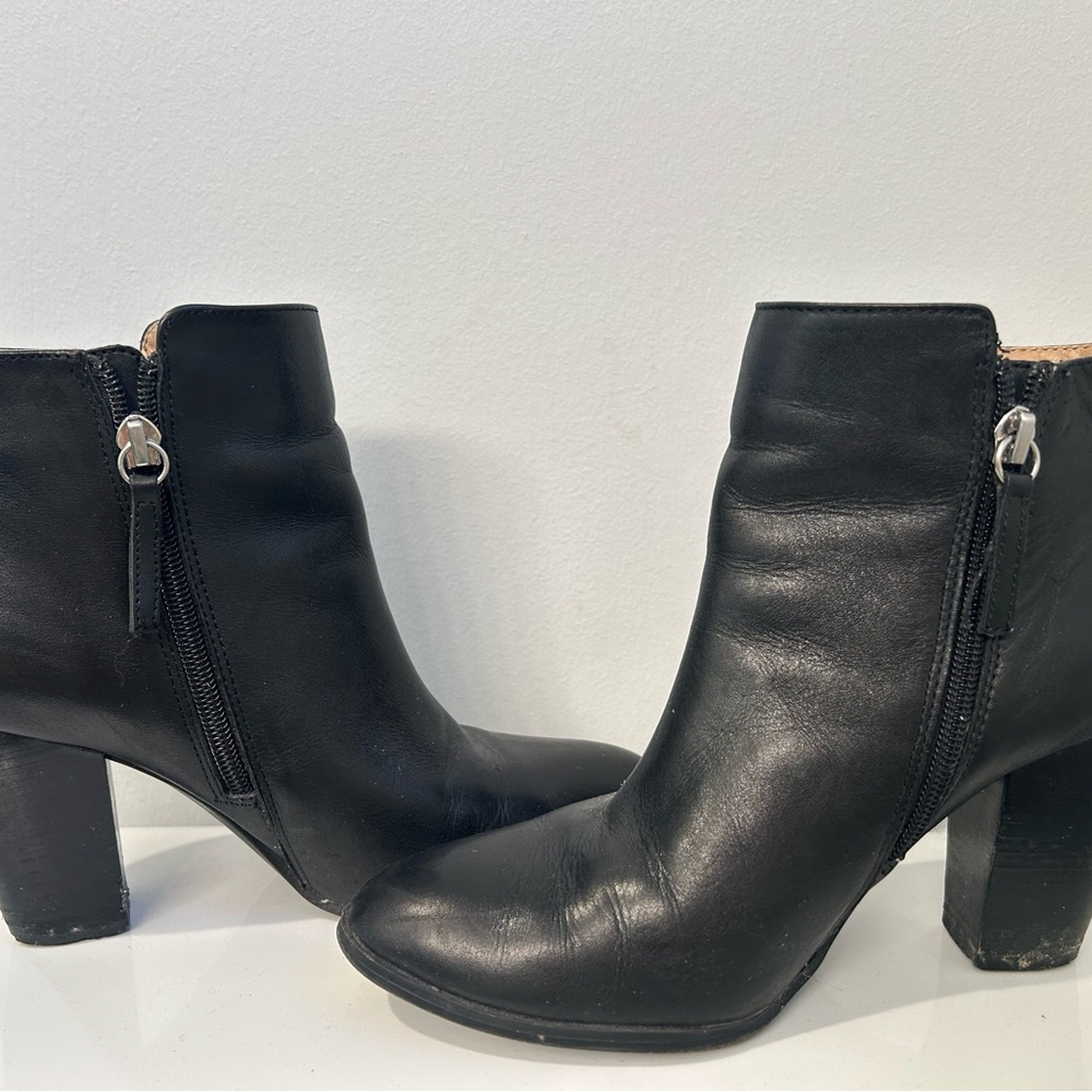 Adrienne Vittadini Womens Block Heel Boot